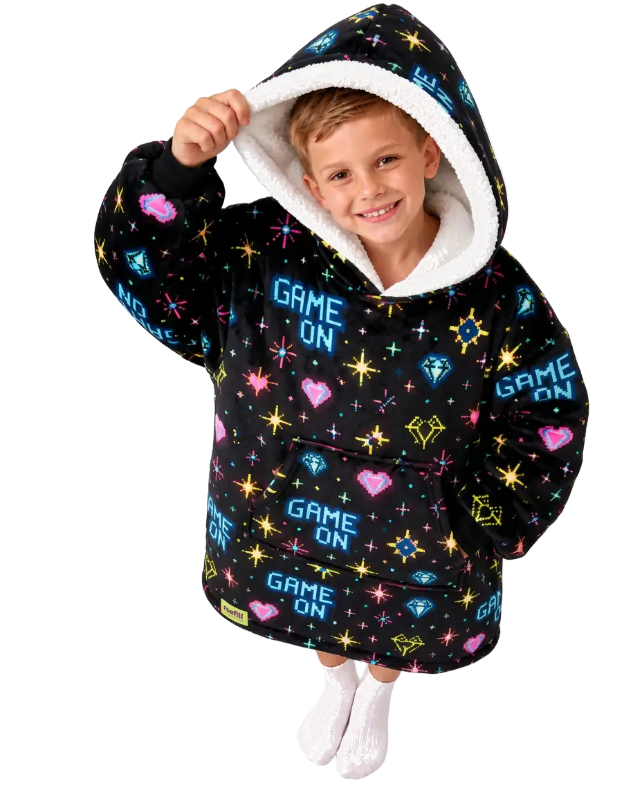Child wearing the black pixel print Game On Kids Moffli lifting the lined hood